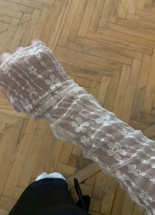 Paire de gants beige de dentelle avec motifs fleuris style rock gothique taille unique, marca: Diumlash, estado: Muito bom, tamanho: Tamanho único, €16.00, €17.50 inclui Proteção do Comprador