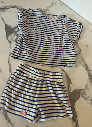 Ensemble t-shirt short 6 ans Kiabi, marke: Kiabi, zustand: Sehr gut, größe: 6 Jahre / 116, 5,00 €, 5,95 € inklusive Vinted-Käuferschutz