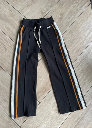 Gave retour trackpants joggingbroek maat 6, marca: RETOUR, estado: Muito bom, tamanho: 6 anos / 116 cm, €7.50, €8.58 inclui Proteção do Comprador