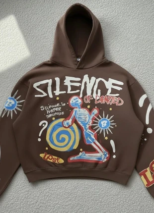 Hoodie marron graphique streetwear, marke: komiko, zustand: Sehr gut, größe: L, 50,70 €, 53,94 € beinhaltet Vinted-Käuferschutz Pro