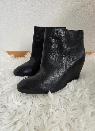Bottines noires à talons compensés en cuir - Minelli - Taille 40, marque: Minelli, état: Très bon état, taille: 40, 30,00 €, 32,20 € Protection acheteurs incluse