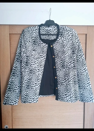 Veste noire et blanche chic Etam S taille 36 imprimé animal, marke: Etam, zustand: Sehr gut, größe: S / 36 / 8, 7,00 €, 8,05 € inklusive Vinted-Käuferschutz