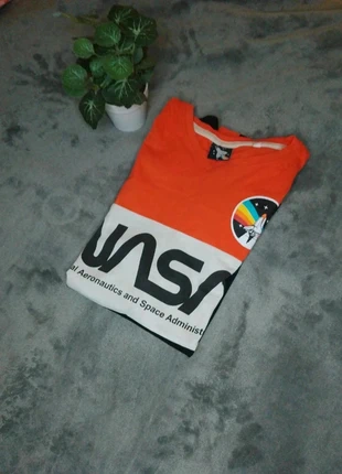 T-shirt imprimé Nasa 158- 164 de C&A, marca: C&A, estado: Muito bom, tamanho: 14 anos / 164 cm, €15.00, €16.45 inclui Proteção do Comprador