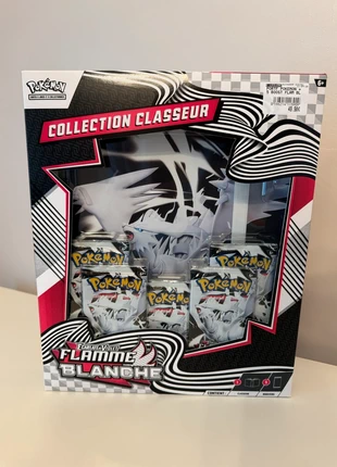 Coffret classeur Pokemon – Flamme Blanche EV10.5 – Scellé, marke: Pokémon, zustand: Neu, mit Etikett, 59,90 €, 63,60 € inklusive Vinted-Käuferschutz