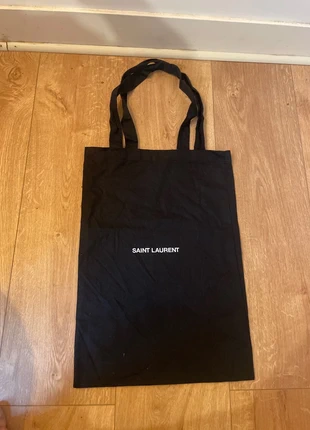 Sac en tissu Saint Laurent excellent état, marke: Saint Laurent, zustand: Neu, 28,99 €, 31,14 € inklusive Vinted-Käuferschutz