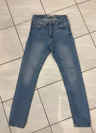 Jean slim homme bleu Zara en très bon état taille 36/S, marke: Zara, zustand: Sehr gut, größe: S, 10,00 €, 11,20 € inklusive Vinted-Käuferschutz