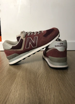 New balance 574 Bordeaux taille 41,5 très bon état, marque: New Balance, état: Très bon état, taille: 41,5, 35,00 €, 37,45 € Protection acheteurs incluse