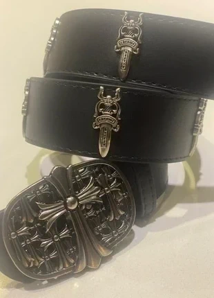 Ceinture Noire Y2K avec dague et épées boucle amovible, marque: CHROME, état: Neuf sans étiquette, taille: 105 cm, 13,90 €, 15,30 € Protection acheteurs incluse