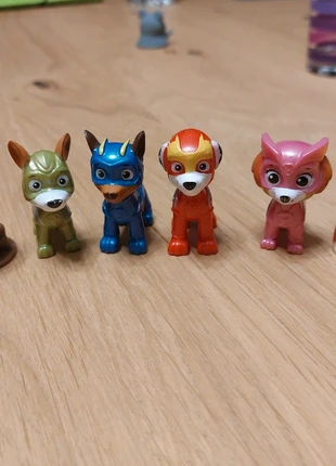 Petits personnages figurines Pat Patrouille et super Patrouille, merk: Paw Patrol, staat: Heel goed, maat: 4 jaar / 104 cm, € 4,00, € 4,90 inclusief Kopersbescherming