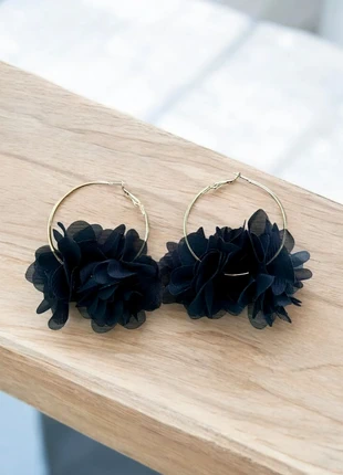 Boucle d’oreille créoles dorées & fleurs noires en tissu, marca: Boutique privée, estado: Muito bom, €5.00, €5.95 inclui Proteção do Comprador