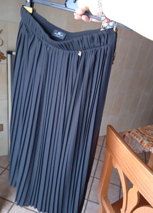 Gonna Elisabetta Franchi tg 42, brand: Elisabetta Franchi, condizioni: Nuovo senza cartellino, taglia: M / IT 42 / EU 38, €49.00, €52.15 include la Protezione acquisti