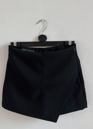 Jupe short Zara noir, marque: Zara, état: Très bon état, taille: XS / 34 / 6, 8,00 €, 9,10 € Protection acheteurs incluse
