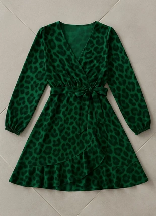 Magnifique robe à imprimé léopard, marca: Femme, estado: Novo sem etiquetas, tamanho: S / 36 / 8, €22.99, €24.84 inclui Proteção do Comprador