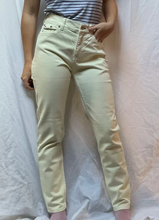 Jean coupe droite slim taille haute jaune clair Tommy Hilfiger taille 28/32 , 36/S en très bon état, marca: Tommy Hilfiger, estado: Muito bom, tamanho: S / 36 / 8, €25.00, €26.95 inclui Proteção do Comprador