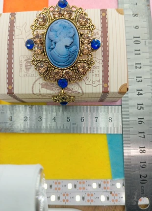 Broche avec la boîte, marca: Broche.fr, estado: Muito bom, €5.00, €5.95 inclui Proteção do Comprador Pro