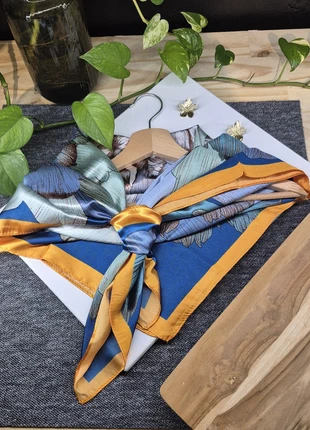 Foulard carré de luxe châle 65x65 bleu orange imprimé motif fleur chic élégant cheveux sac, marque: Vintage Dressing, état: Neuf sans étiquette, 8,99 €, 10,14 € Protection acheteurs incluse