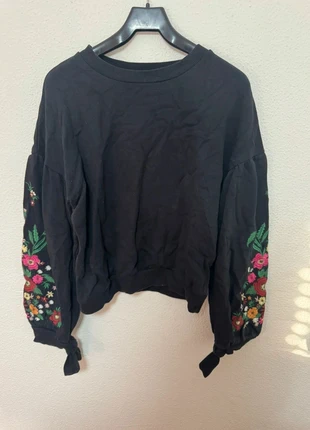 Sudadera Mango flores bordadas talla S, marca: Mango, estado: Muito bom, tamanho: S / 36 / 8, €11.00, €12.25 inclui Proteção do Comprador