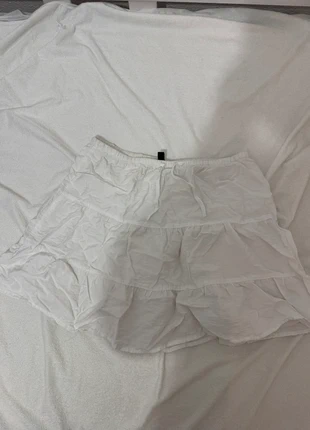 jupe légère blanche, marque: H&M, état: Très bon état, taille: XS / 34 / 6, 3,00 €, 3,85 € Protection acheteurs incluse