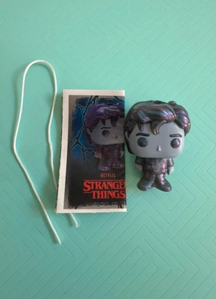 Kinder Joy-Stranger Things Steve Upside Down, marca: Kinder, estado: Novo sem etiquetas, tamanho: Tamanho único, €1.20, €1.96 inclui Proteção do Comprador