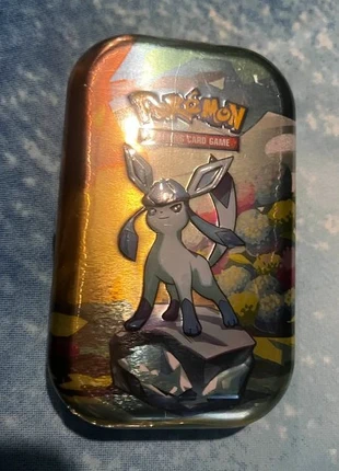 Mini Tin Givrali EV8.5 - Évolutions Prismatiques - Pokémon, marke: Pokémon, zustand: Neu, mit Etikett, 25,00 €, 26,95 € inklusive Vinted-Käuferschutz