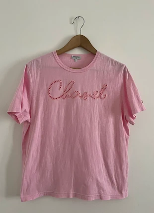 T-shirt Chanel rose, brand: Chanel, condizioni: Ottime, taglia: M / IT 42 / EU 38, €590.00, €601.80 include la Protezione acquisti Pro