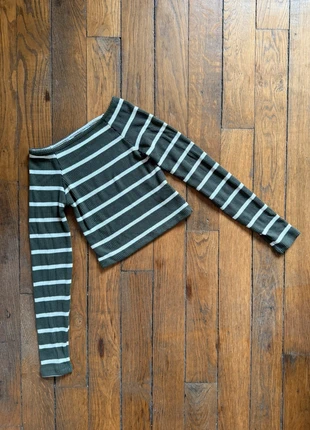 Pull rayé kaki blanc bershka taille xs 34, marque: Bershka, état: Très bon état, taille: XS / 34 / 6, 6,00 €, 7,00 € Protection acheteurs incluse