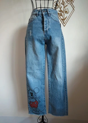 Jeans large taille haute Mickey Mouse Disney taille 34, marke: Disney, zustand: Sehr gut, größe: XS / 34 / 6, 15,00 €, 16,45 € inklusive Vinted-Käuferschutz
