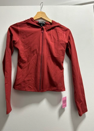 Veste de sport rouge PLT – Yoga / Fitness – Neuve avec capuche – Taille L, brand: PrettyLittleThing, condizioni: Nuovo con cartellino, taglia: L / IT 44 / EU 40, €15.00, €16.45 include la Protezione acquisti