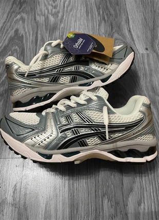 Asics Kayano 14 Light Blue, marca: Asics, estado: Novo com etiquetas, tamanho: 41,5, €65.00, €68.95 inclui Proteção do Comprador