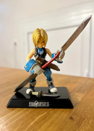 Figurine Djidane FFIX, marke: Square Enix, zustand: Gut, größe: Frühchen, bis 44, 30,00 €, 32,20 € inklusive Vinted-Käuferschutz