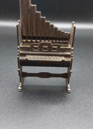 Vintage Orgel Puntenslijper, merk: Hong Kong, staat: Heel goed, € 15,00, € 16,45 inclusief Kopersbescherming