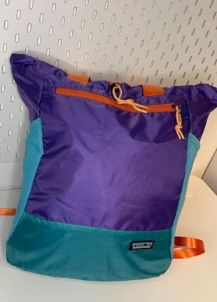 Joli sac à dos 27 litres Violet et Bleu - Transformable avec poigné à main - Neuf Patagonia, marque: Patagonia, état: Très bon état, 42,00 €, 44,80 € Protection acheteurs incluse