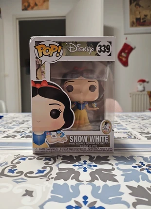 Pop show White n°339, marque: Funko Pop, état: Très bon état, taille: 3 ans / 98 cm, 5,00 €, 5,95 € Protection acheteurs incluse