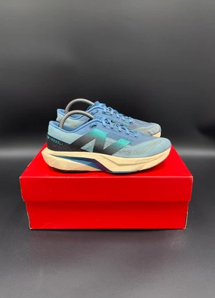 New Balance Fuelcell Rebel V4, marque: New Balance, état: Très bon état, taille: 41,5, 80,00 €, 84,70 € Protection acheteurs incluse