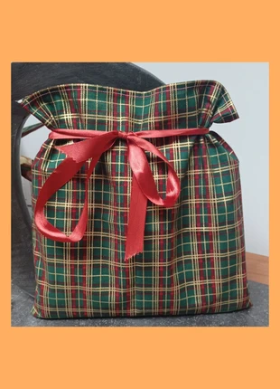 🎀 Pochon / Sac à cadeau  30 x 30 cm 🎁,  Neuf en tissu, fabrication artisanale🪡🧵, marke: Noël, zustand: Sehr gut, 4,50 €, 5,43 € inklusive Vinted-Käuferschutz