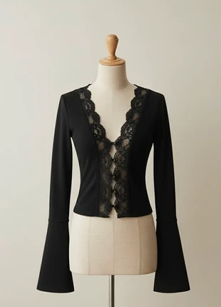 Haut noir en dentelle - Élégance et style Chic - Taille S, brand: Vintage Dressing, condition: Very good, size: S / 36 / 8, €22.00, €23.80 includes Buyer Protection