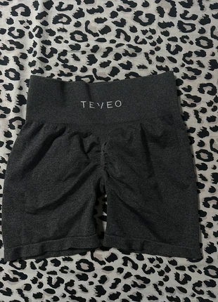 Teveo Timeless Scrunch Shorts, brand: TEVEO, condizioni: Ottime, taglia: S / IT 40 / EU 36, €20.00, €21.70 include la Protezione acquisti