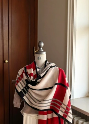 Chale Foulard Etole écossais Chic, brand: Made In Italy, condizioni: Ottime, €14.00, €15.40 include la Protezione acquisti Pro