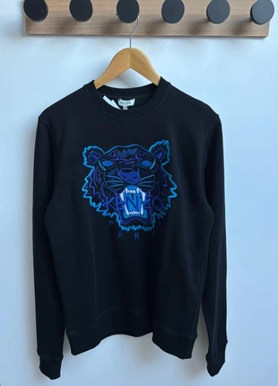 Sweat-shirt KENZO Paris noir taille M - Tigre brodé bleu - Neuf avec étiquette, marque: Kenzo, état: Neuf avec étiquette, taille: M, 218,00 €, 229,60 € Protection acheteurs incluse