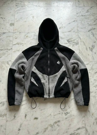 Polaire zippée à capuche y2k, merk: y2k, staat: Nieuw zonder prijskaartje, maat: L, € 75,00, € 79,45 inclusief Kopersbescherming