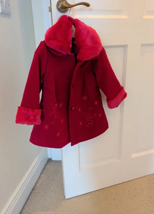 Red coat, marque: Preloved, état: Très bon état, taille: 18-24 mois / 86 cm, 10,00 €, 11,20 € Protection acheteurs incluse