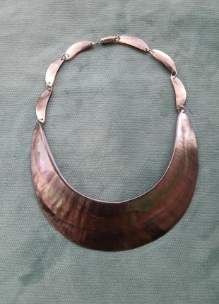 Collier vintage plastron en nacre naturelle ras le cou, marque: Nacre naturelle, état: Bon état, 50,00 €, 53,20 € Protection acheteurs incluse