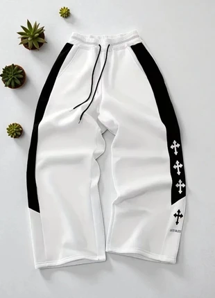 Jogging Streetwear/y2k Blanc et Noir God Bless Taille M, marque: y2k, état: Neuf avec étiquette, taille: M, 23,00 €, 24,85 € Protection acheteurs incluse