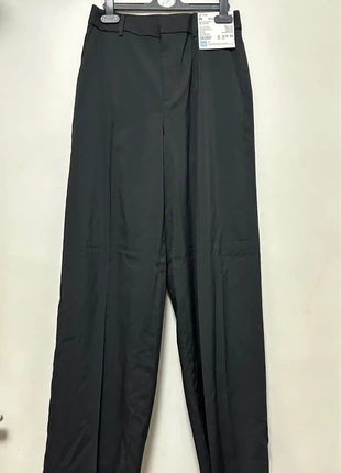 Pantalon large airsense, marque: Uniqlo, état: Neuf avec étiquette, taille: XS / 34 / 6, 25,00 €, 26,95 € Protection acheteurs incluse