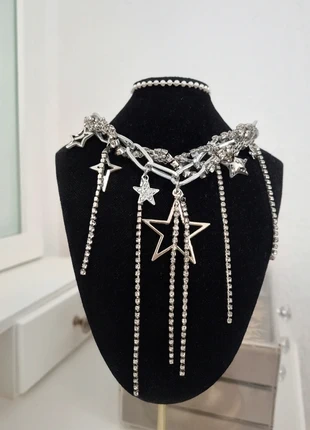 Superbe collier argenté à breloques étoiles, marca: Lolita, estado: Muy bueno, 12,00 €, 13,30 € Protección al comprador incluida