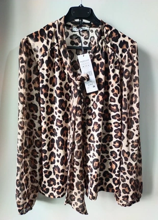 Chemise style Léopard taille XS soit 34/36, merk: Morgan, staat: Nieuw met prijskaartje, maat: XS / 34 / 6, € 15,00, € 16,45 inclusief Kopersbescherming