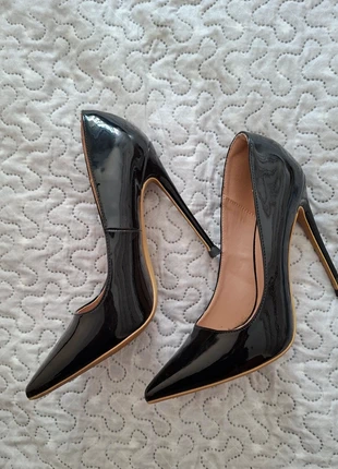 Stilettos charol, marque: genchuo, état: Très bon état, taille: 37, 15,00 €, 16,45 € Protection acheteurs incluse