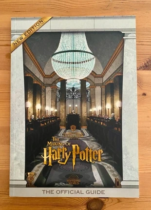 Guida ufficiale The Making of Harry Potter – Edizione aggiornata WB Studio Tour, état: Neuf sans étiquette, 10,00 €, 11,20 € Protection acheteurs incluse