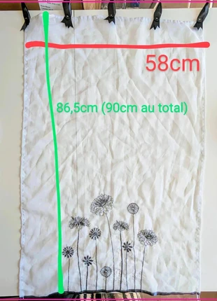 Paire de rideaux/voilage blancs brodés fleurs 58x90 cm, merk: Voilage/Rideaux blancs brodés fleurs 60x90 cm, staat: Goed, maat: Tot 149 cm, € 2,00, € 2,80 inclusief Kopersbescherming