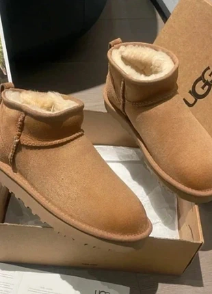 Buty Ugg mini rozmiar 39, marke: UGG, zustand: Sehr gut, größe: 39, 55,00 €, 58,45 € inklusive Vinted-Käuferschutz